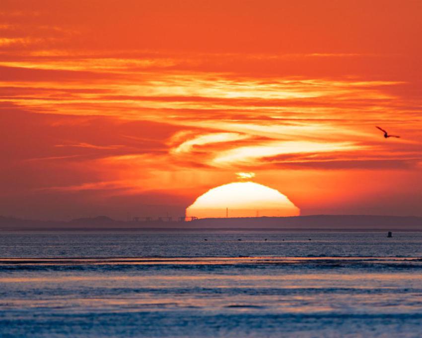 Landscape of the mesmerising sunset over the sea i 2023 11 27 04 56 58 utc