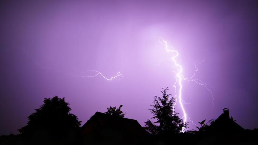 02860 thelightning 2560x1440