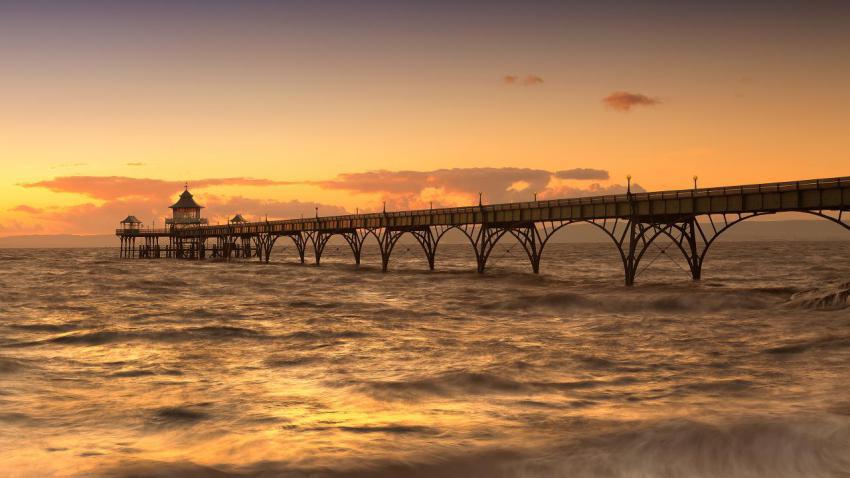 02962 clevedonpier 2560x1440