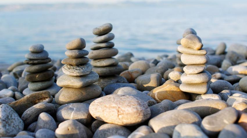 03077 pebblerocks 2560x1440