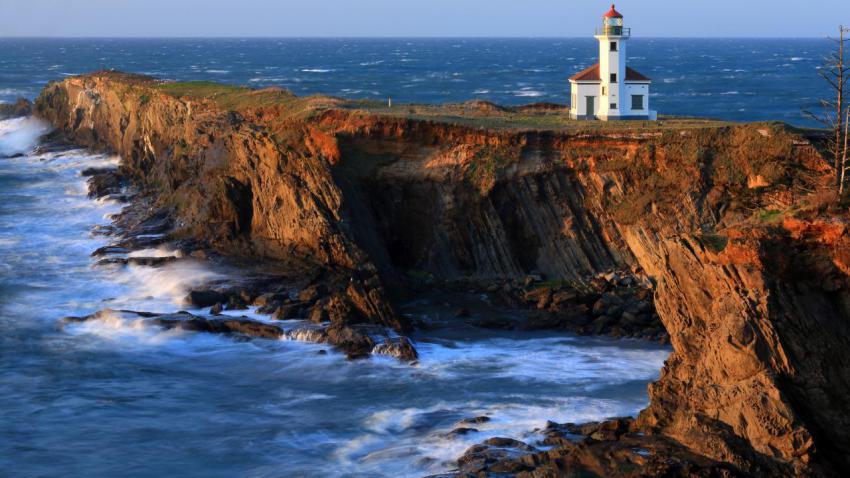 03237 capearagolighthouse 2560x1440