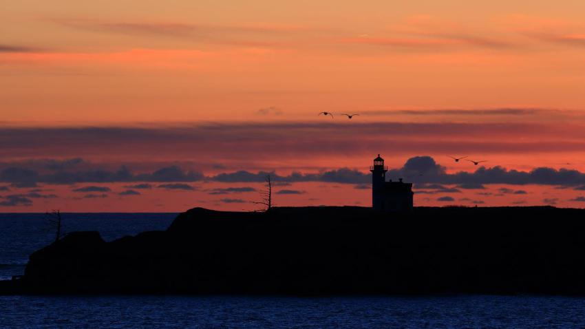 03250 aragolighthousesunsetii 2560x1440