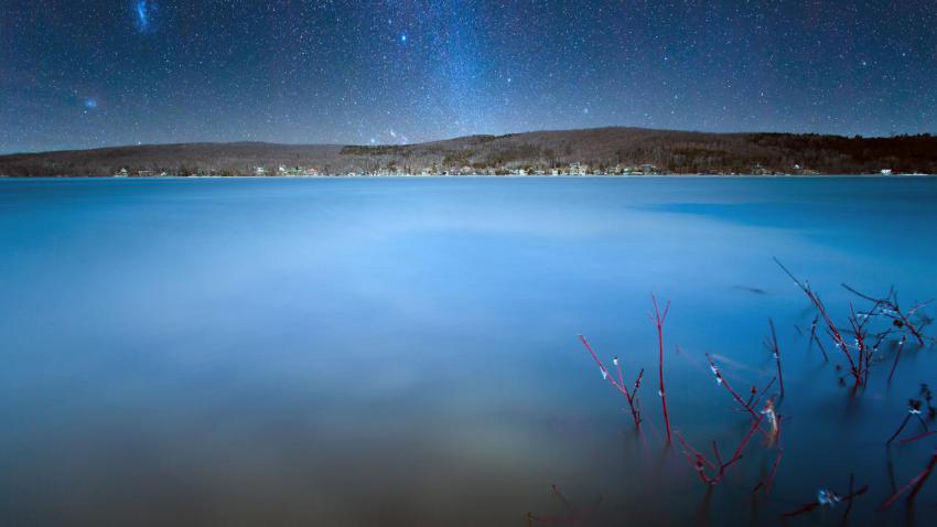 03252 milkywayoverlakewilliam 2560x1440