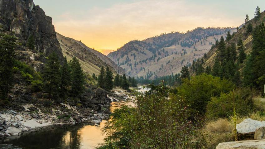03379 salmonriveridaho 2560x1440