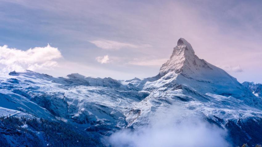 03393 freshlycoatedmatterhorn 2560x1440