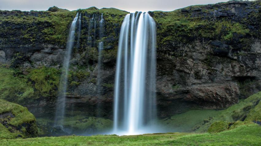 03410 seljalandsfosswaterfall 2560x1440