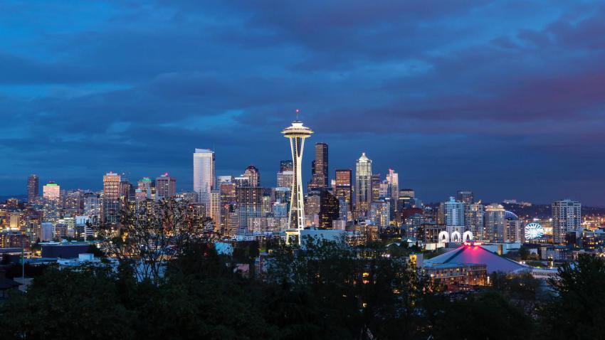 03628 downtownseattleatdusk 2560x1440