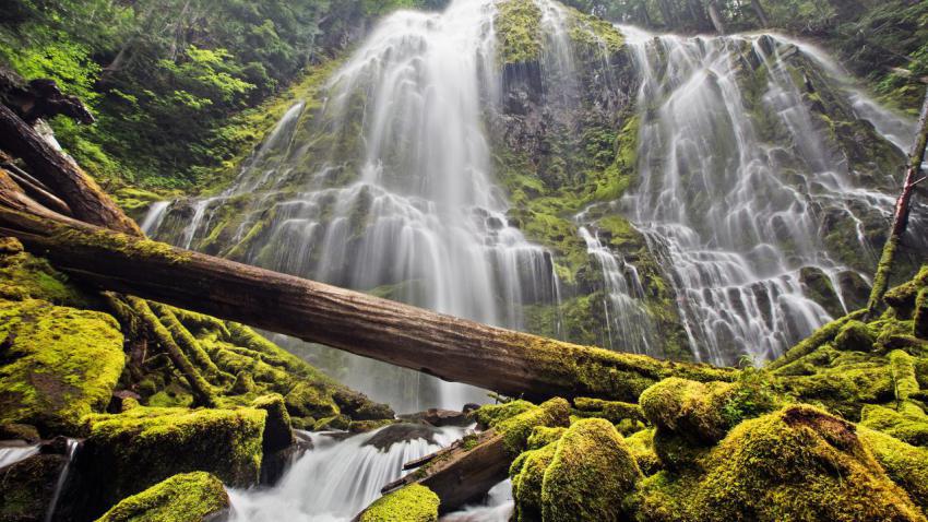 03643 underproxyfalls 2560x1440