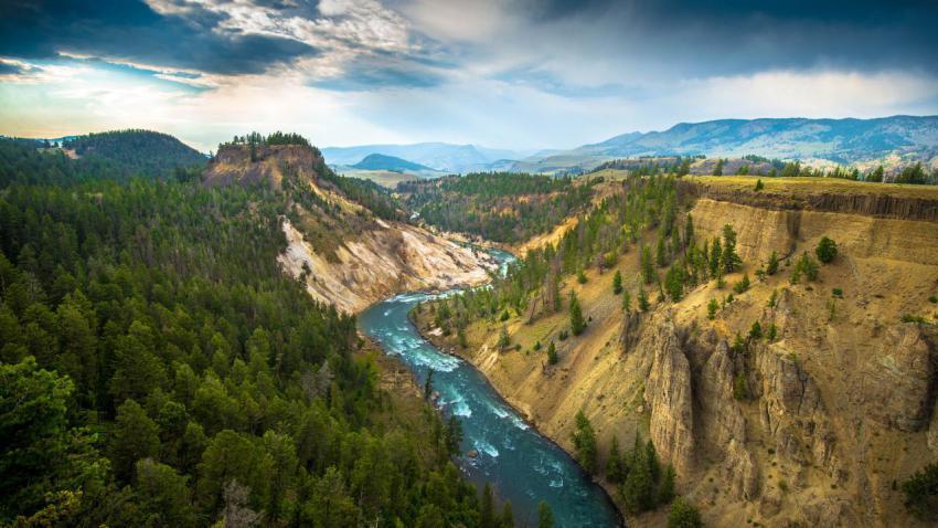 03755 theriver 2560x1440