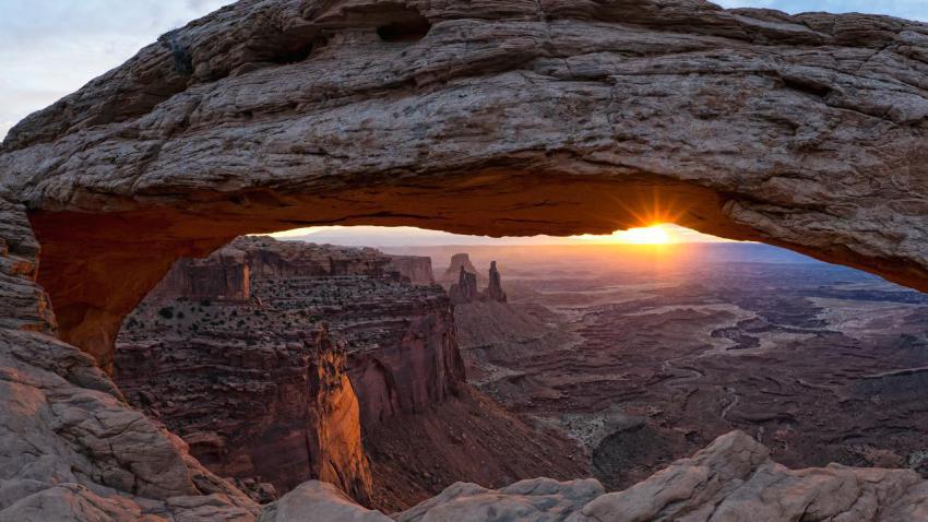 03845 mesaarch 2560x1440
