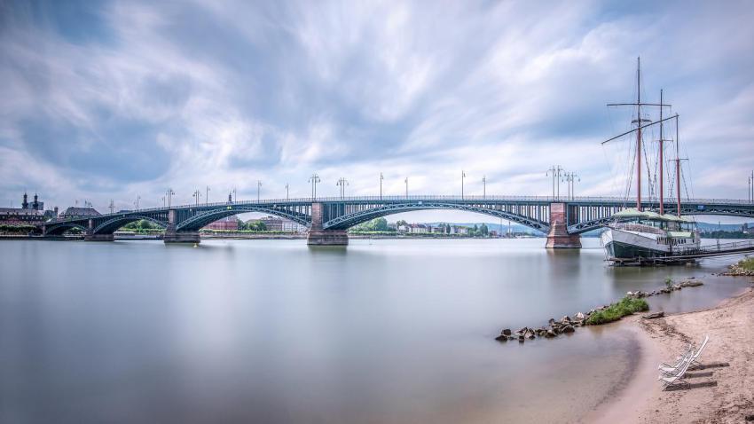03920 theodorheussbridge 2560x1440