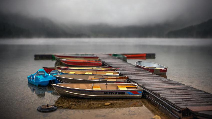 04006 cameronlake 2560x1440