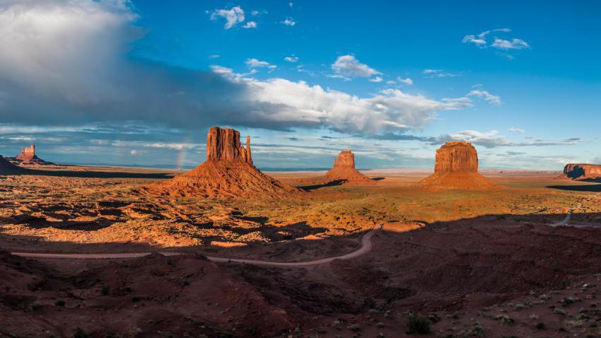 04077 monuments 2560x1440