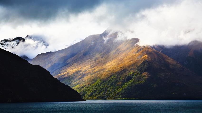 04156 coloursofmiddleearth 2560x1440