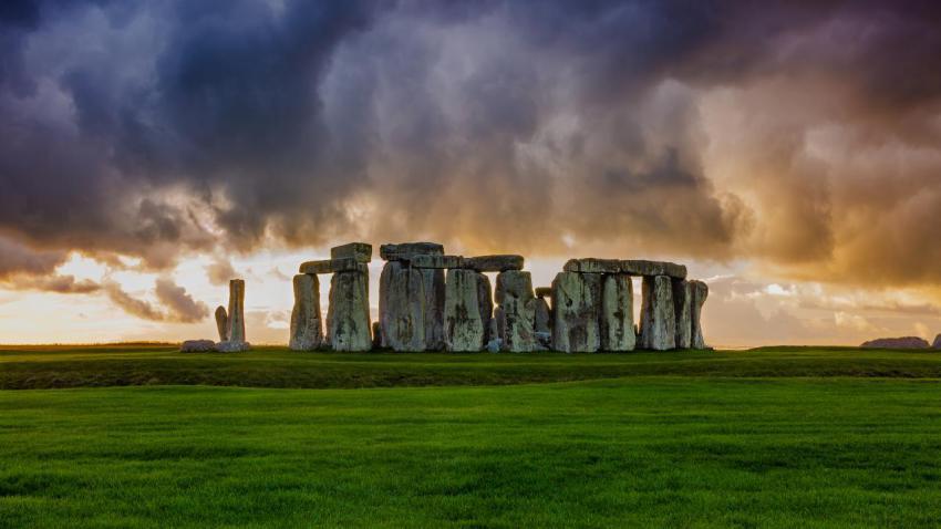 04160 stonehengestorm 2560x1440