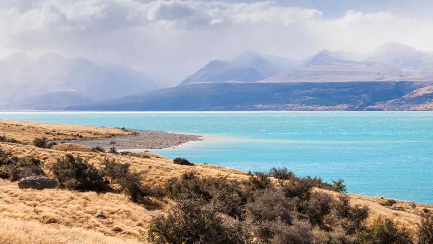 04185 lakepukaki 2560x1440