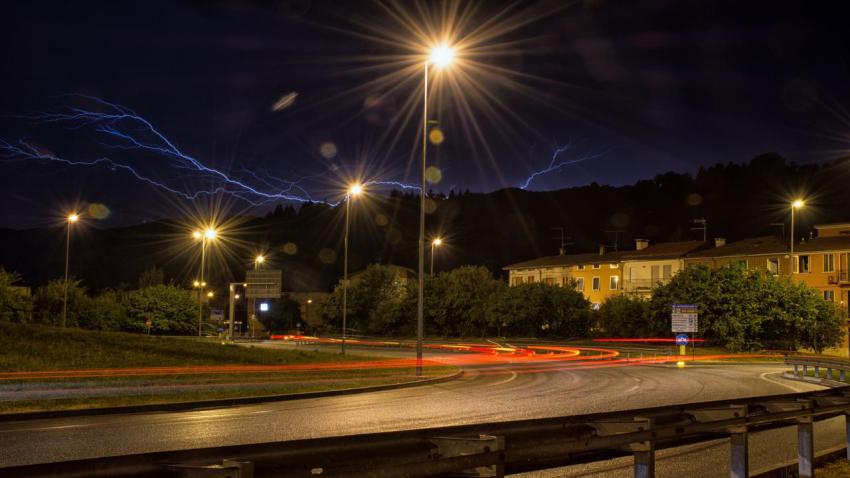 Lightning in the roundabout