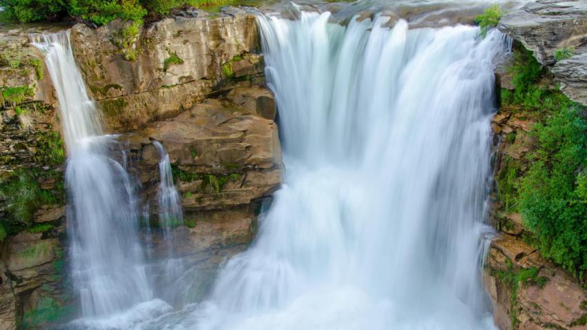 Lundbreck Falls