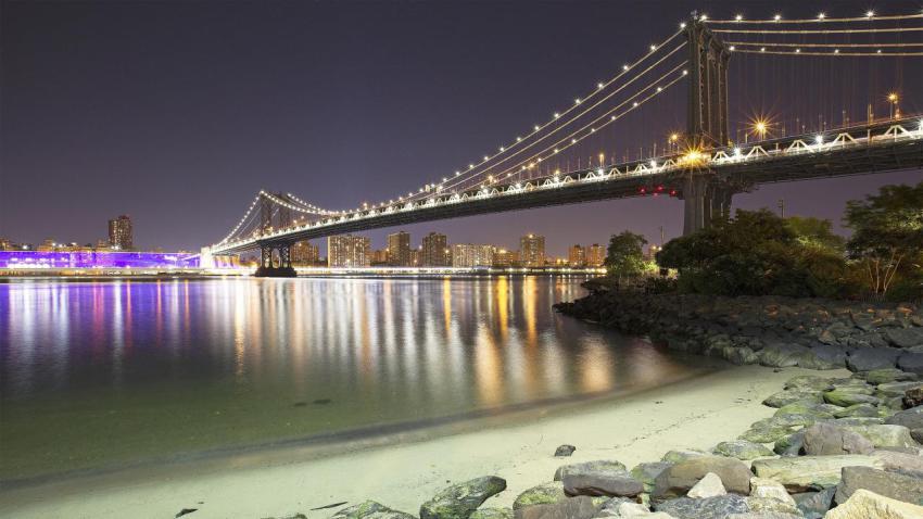 Manhattan Bridge from the Brooklyn Bridge Park