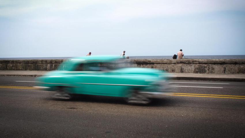 Moving Havanna Car