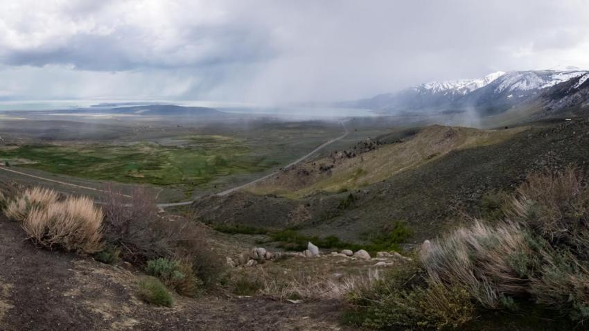 Road to Mono Lake