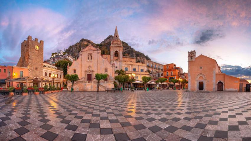 TaorminaSquare