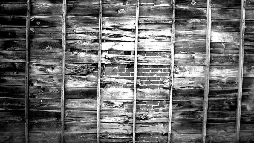 00643 bwwoodwall 2560x1440