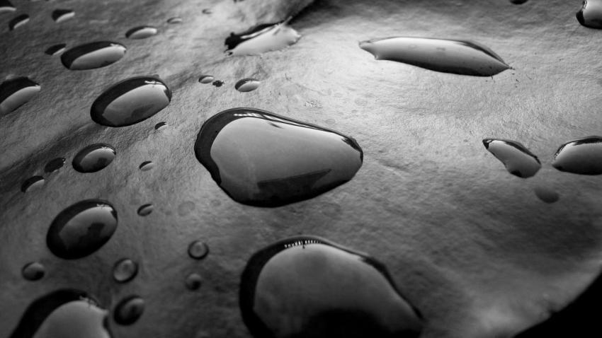 00838 drops 2560x1440