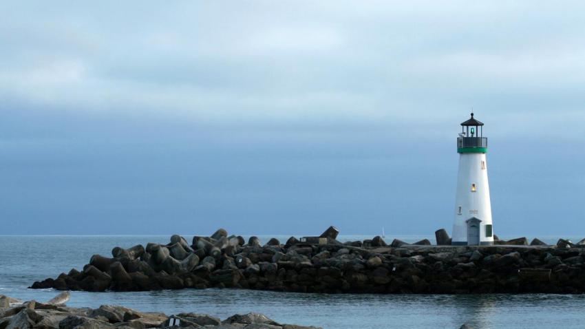 01515 santacruzharborlighthouse 2560x1440