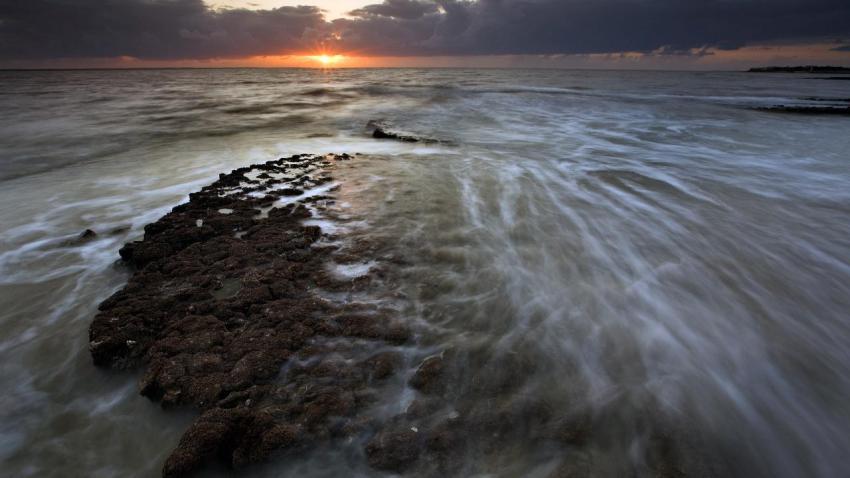 01691 ridingtherocks 2560x1440