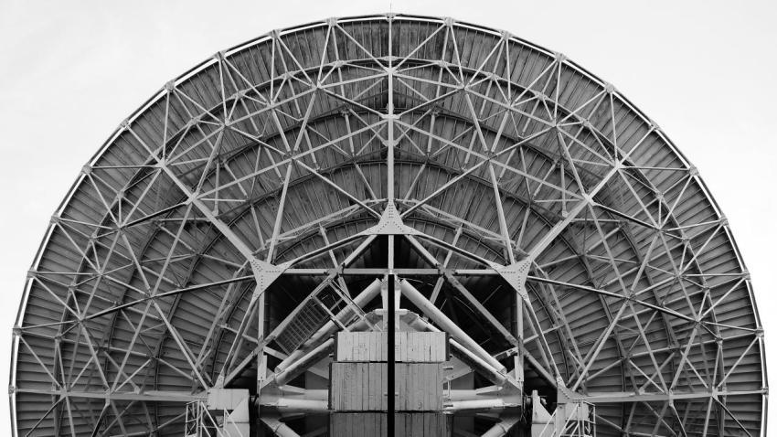 01768 knockinradiotelescope 2560x1440