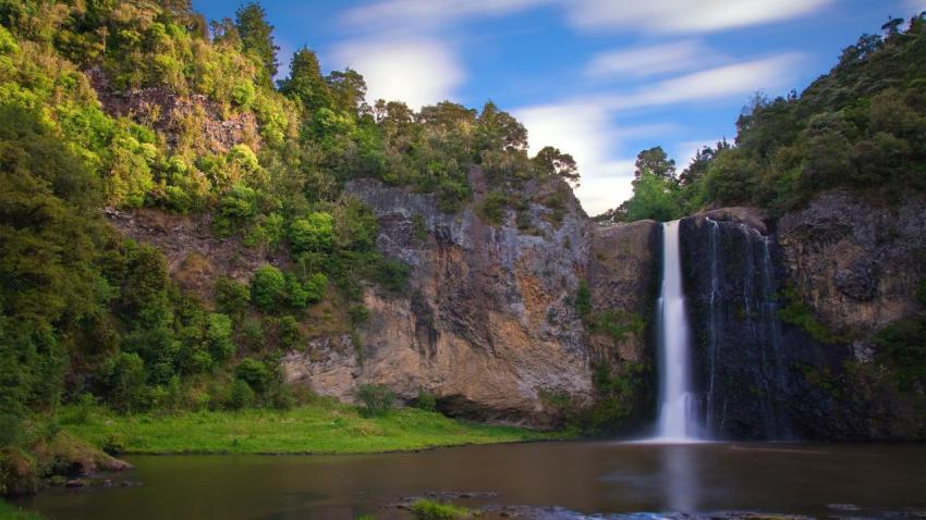 01806 hunuafalls 2560x1440