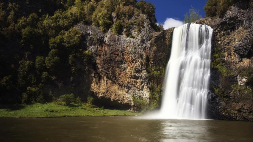 02065 hunuafalls 2560x1440