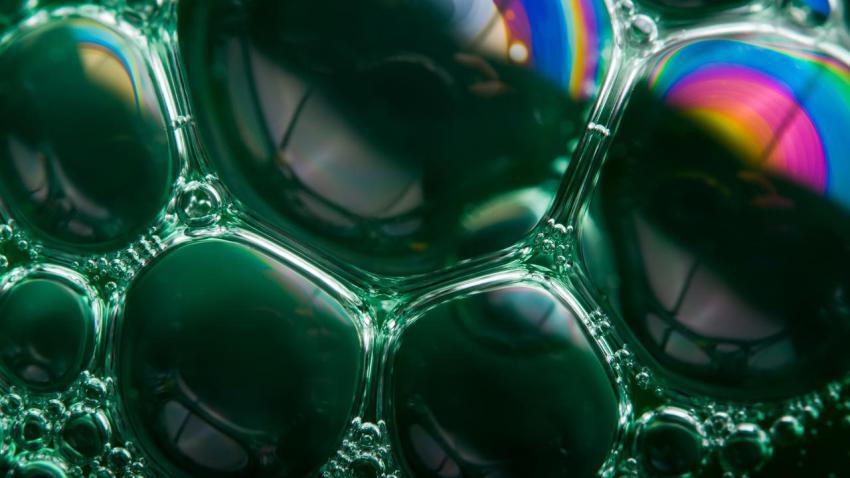 02192 soapbubblesrainbows 2560x1440