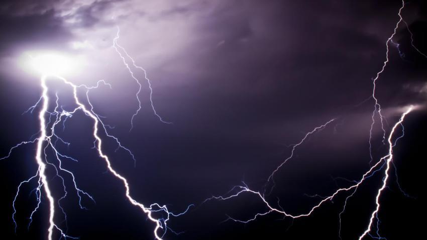 02277 twobillionvolts 2560x1440