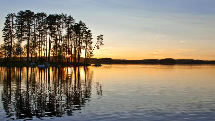 02284 midnightsunsweden 2560x1440