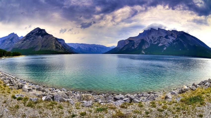 02327 brewingstormsonthelake 2560x1440
