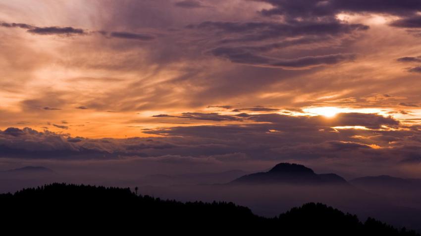 02331 veiledinclouds 2560x1440