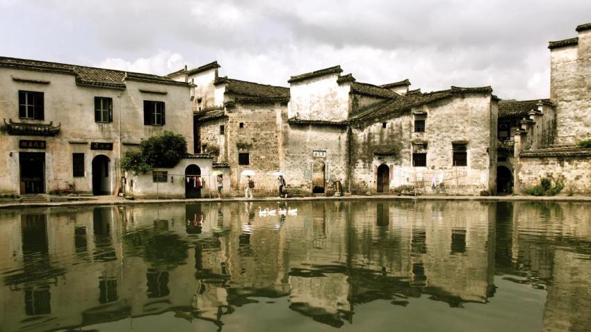 02344 moonpondatxidivillage 2560x1440