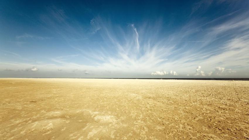 02380 thebeach 2560x1440