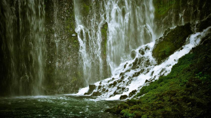02449 burneyfalls 2560x1440