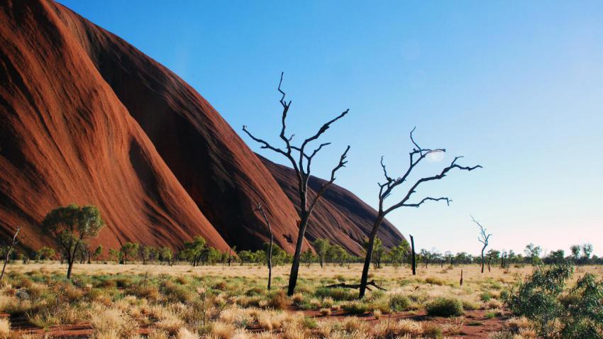 02509 uluruayersrock 2560x1440