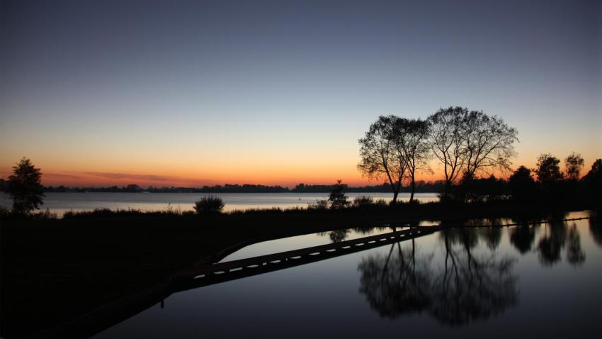 02553 lakenight 2560x1440