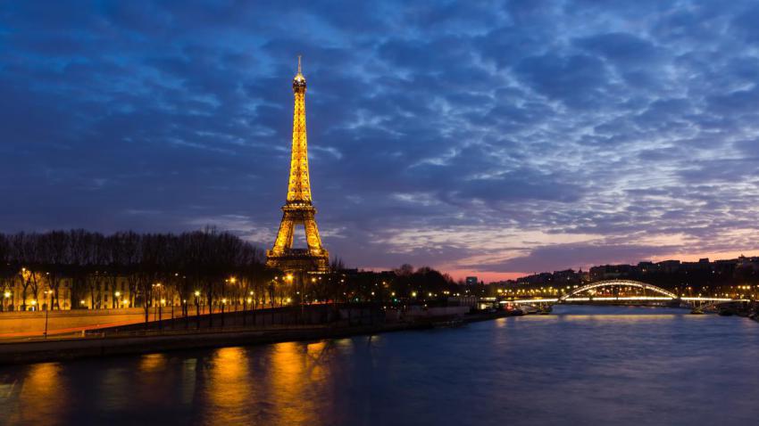02561 eiffeltowersunset 2560x1440