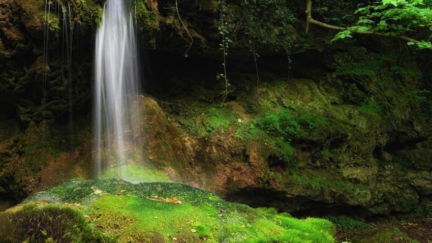 02670 bakonyfalls 2560x1440