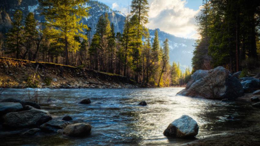 02752 alongtheriver 2560x1440