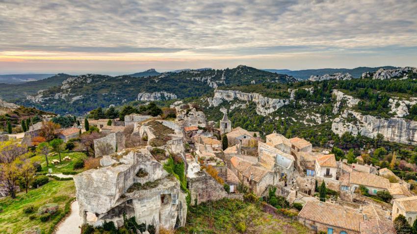 02759 lesbauxdeprovence 2560x1440
