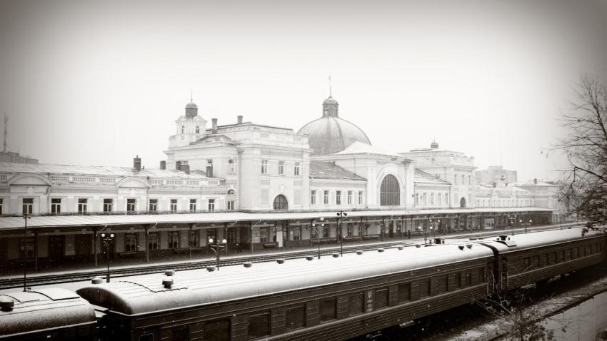 02798 trainstation 2560x1440