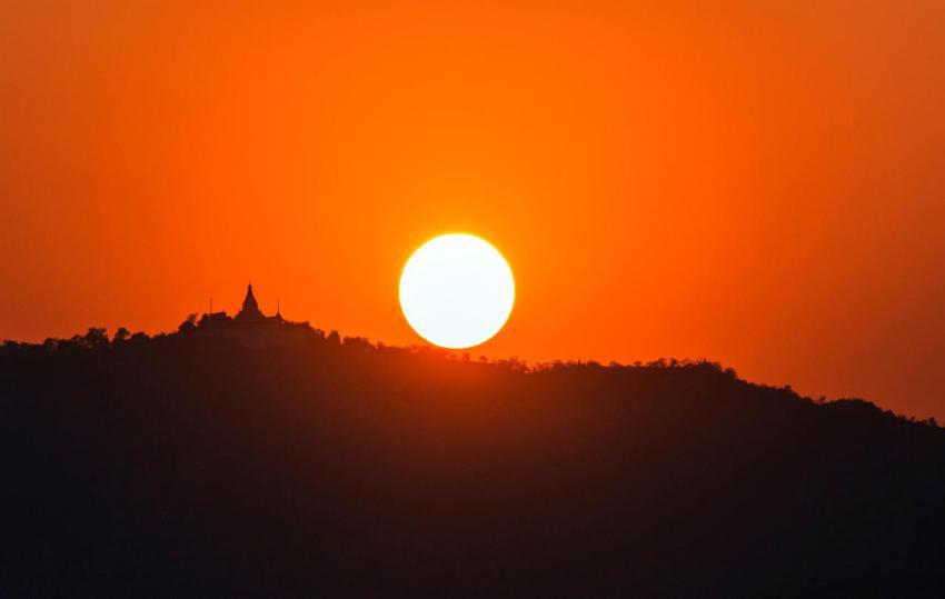 Sunrise mandalay burma 2023 11 27 05 16 59 utc