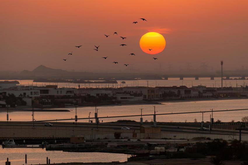 Sunrise in abu dhabi 2023 11 27 05 11 15 utc